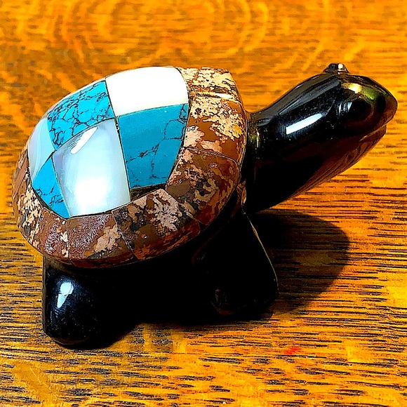 TURTLE BLACK OBSIDIAN CARVED CRYSTAL INLAY TURQUOISE MOTHER OF PEARL RHODOLITE - Picture 3 of 8